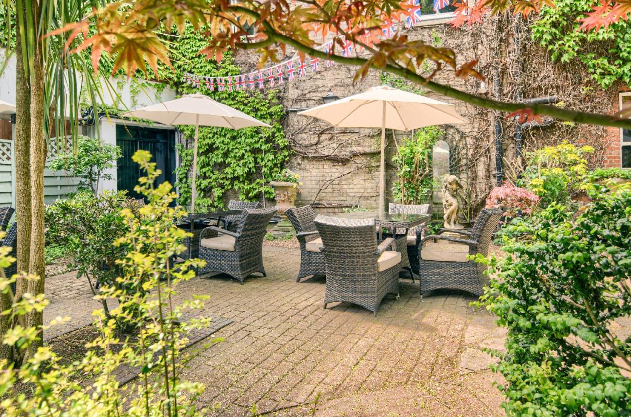 Mercure Salisbury White Hart Hotel & Apartments Exterior photo