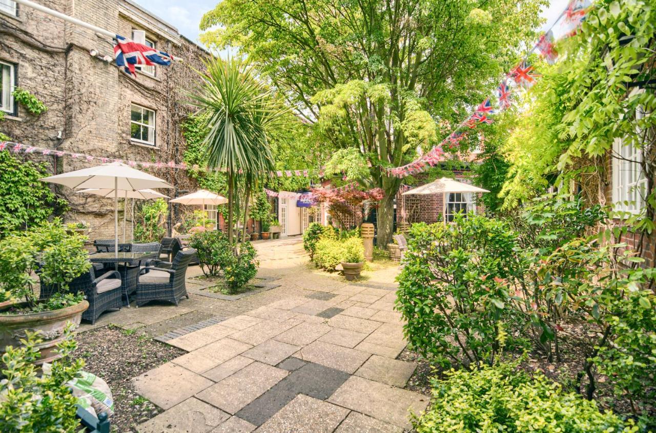 Mercure Salisbury White Hart Hotel & Apartments Exterior photo