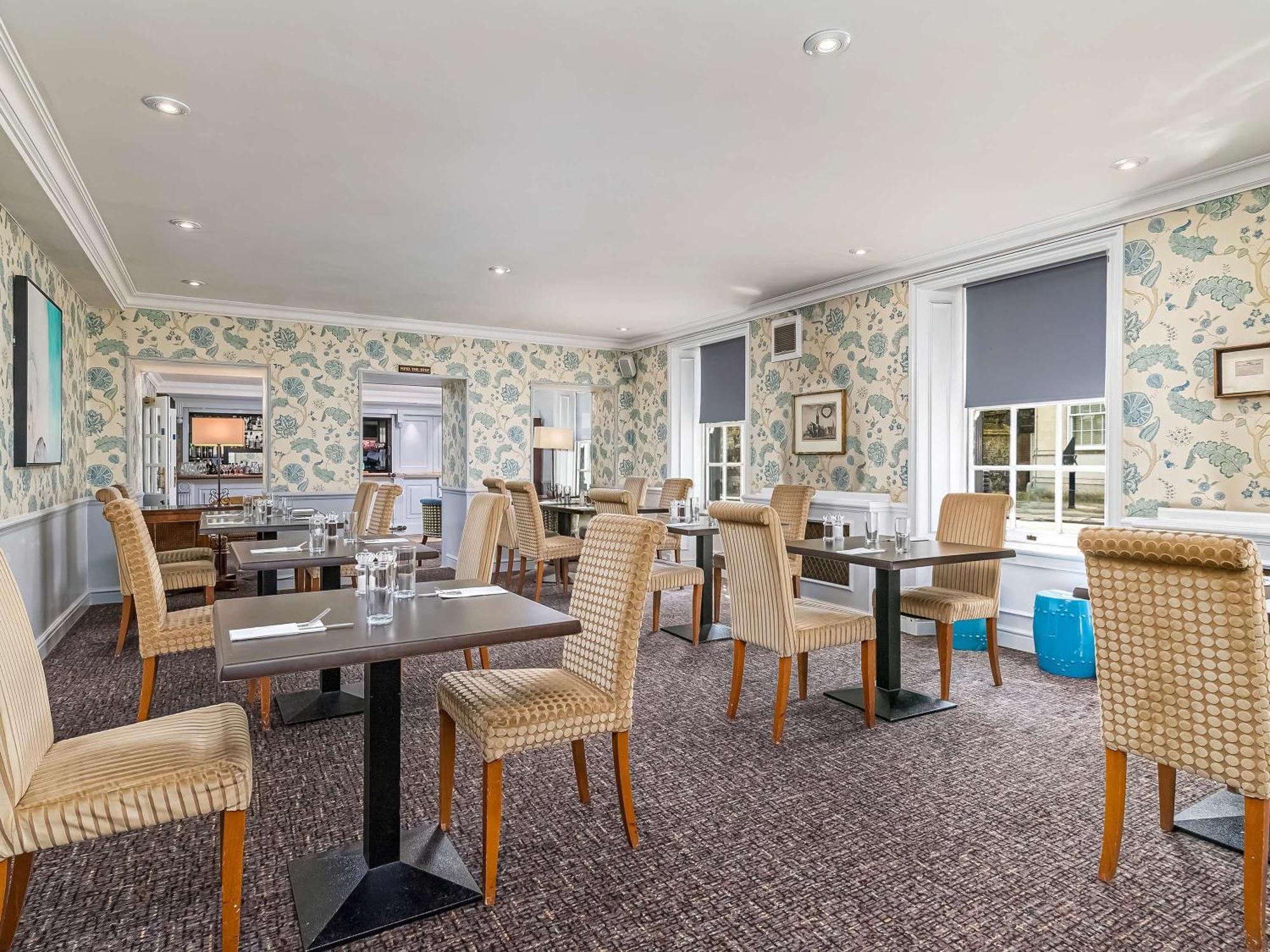 Mercure Salisbury White Hart Hotel & Apartments Exterior photo