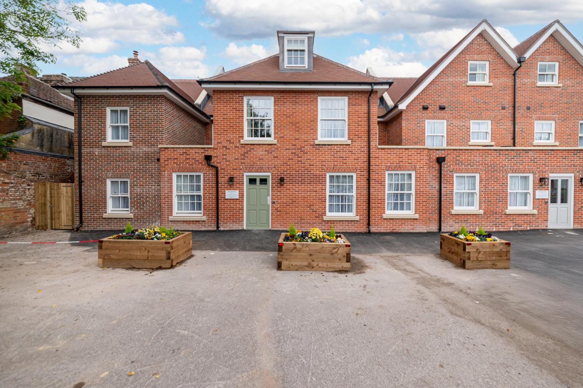 Mercure Salisbury White Hart Hotel & Apartments Exterior photo