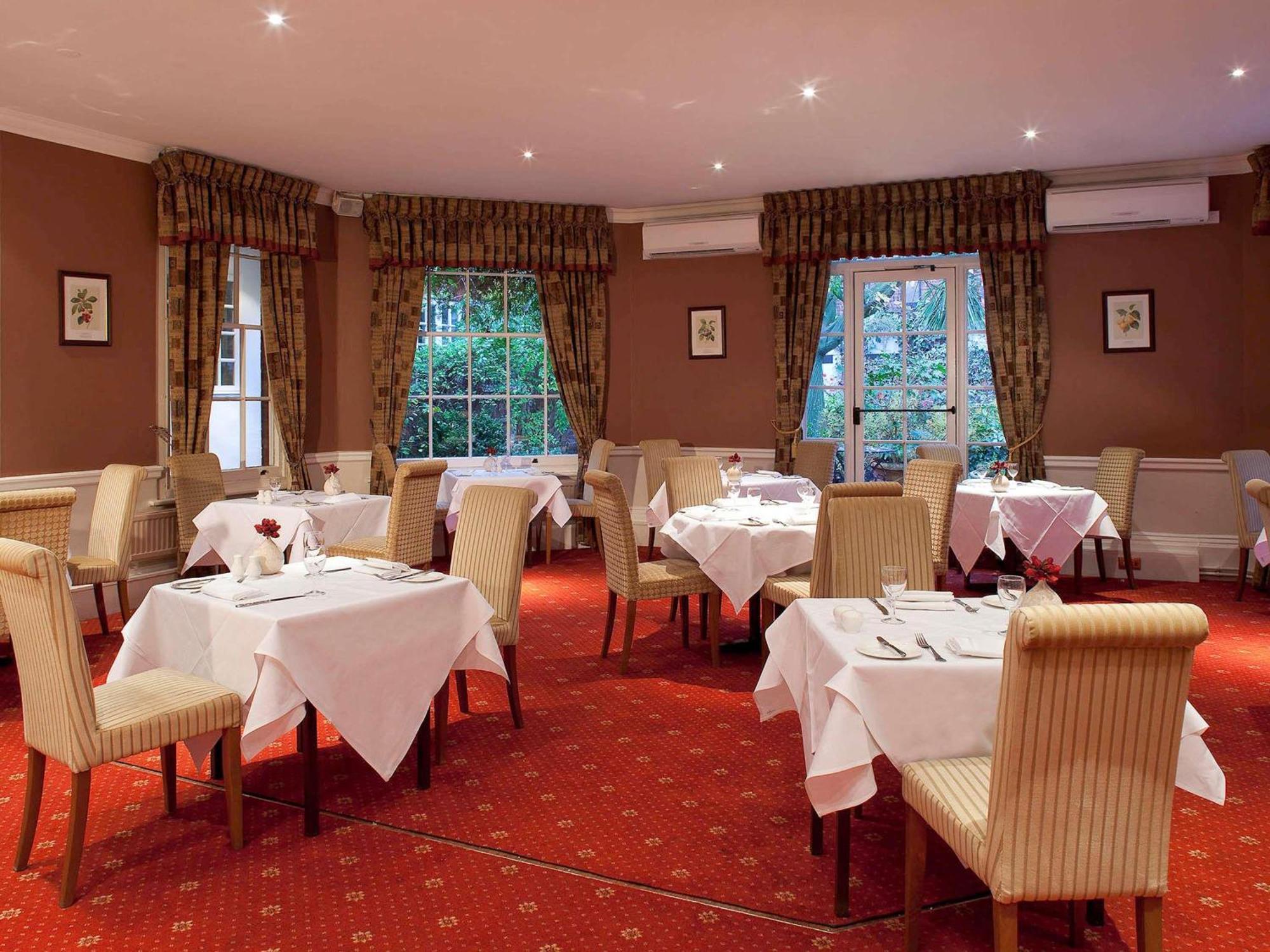Mercure Salisbury White Hart Hotel & Apartments Exterior photo